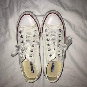 Chuck Taylor white low rise converse